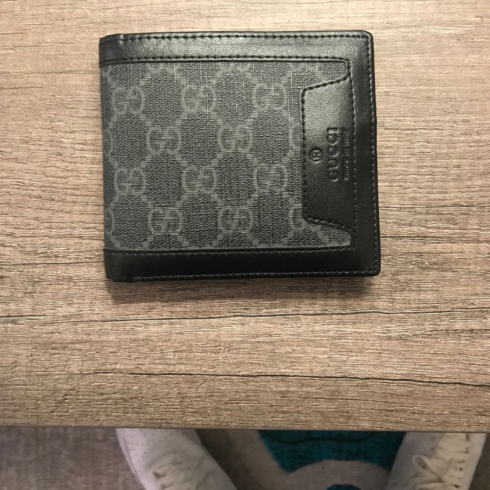 Gucci wallet